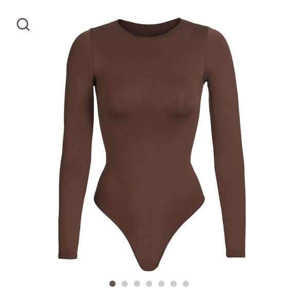 SKIMS ESSENTIAL CREW NECK LONG SLEEVE BODYSUIT - Picture 7 of 13